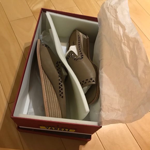 Vaneli sandals - Picture 2 of 6